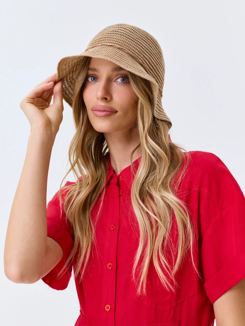 Пляжная плетеная шляпа