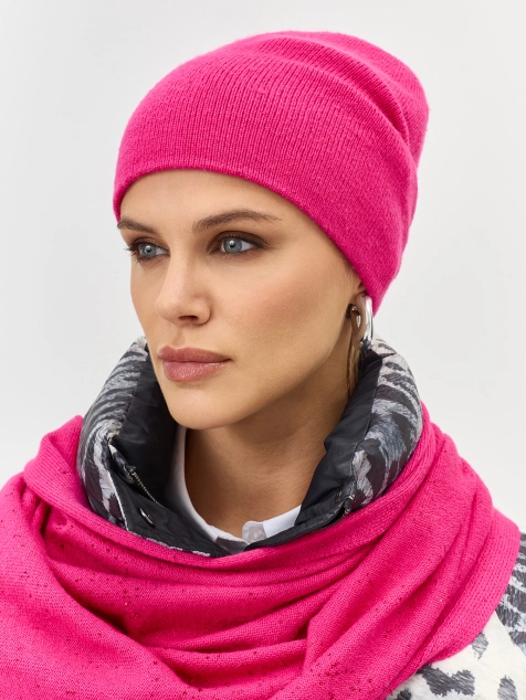 Тонкая шапка с пайетками