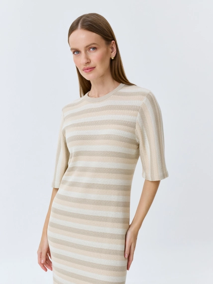 Вязаное платье в полоску