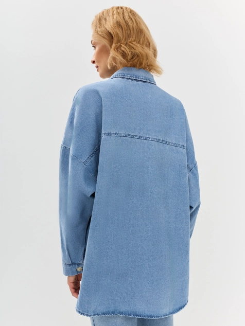 Джинсовая рубашка свободного силуэта