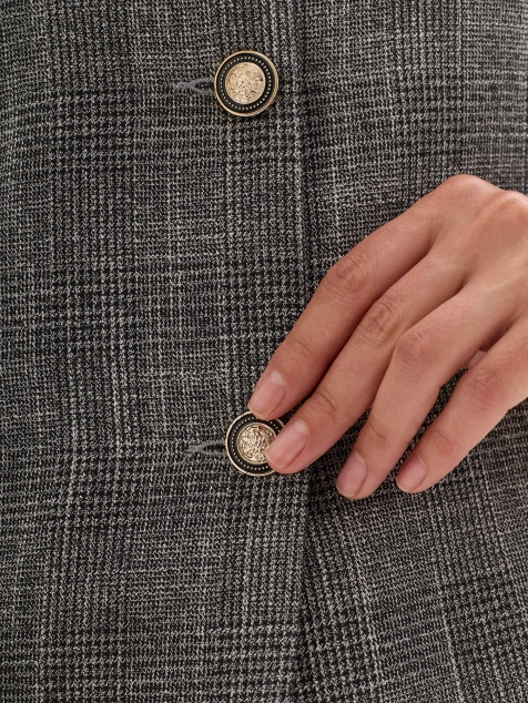 Жакет в деликатную клетку с акцентными пуговицами