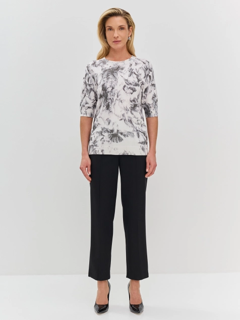 Классические брюки с застроченными стрелками