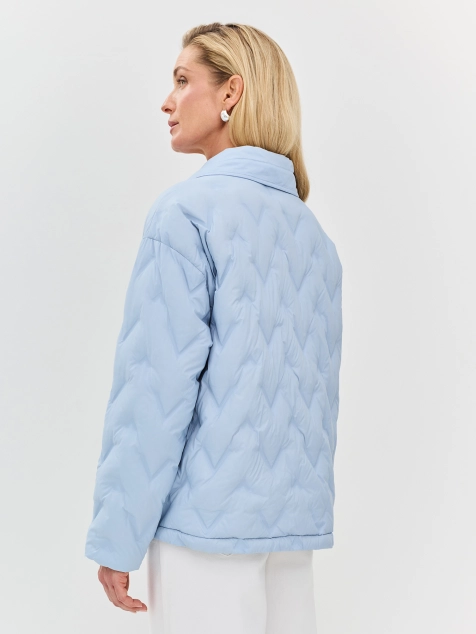 Легкая куртка с фантазийной стежкой