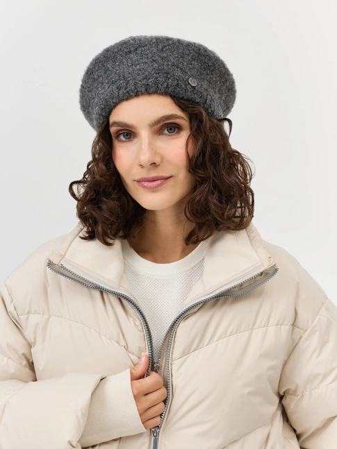 Мягкий берет с шерстью