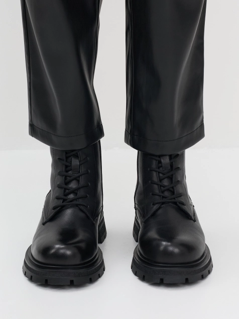 Утепленные кожаные ботинки