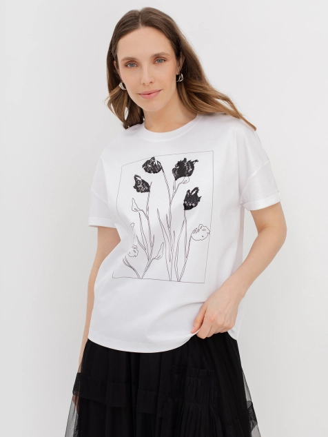 Футболка с графичным принтом и вышивкой пайетками