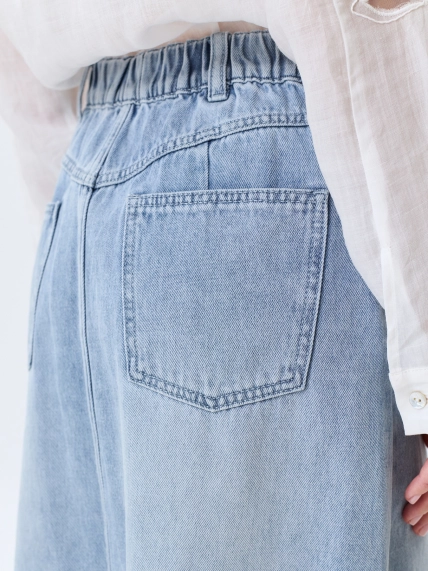 Джинсовая юбка с цветочной вышивкой