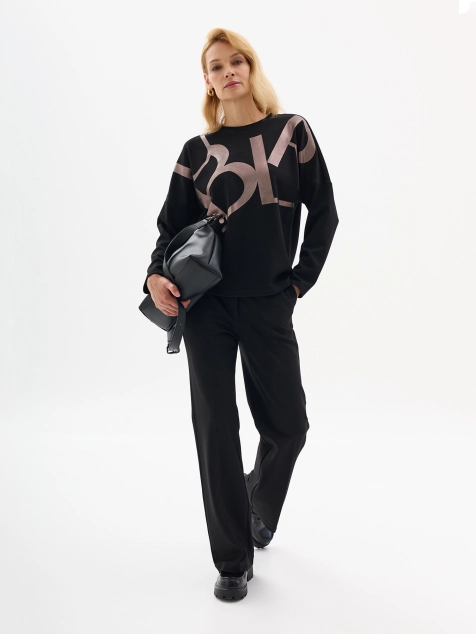 Oversize джемпер с фольгированным принтом