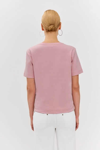 Футболка с сияющей вышивкой