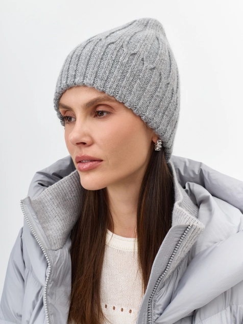 Шапка с мерцающим люрексом и ангорой