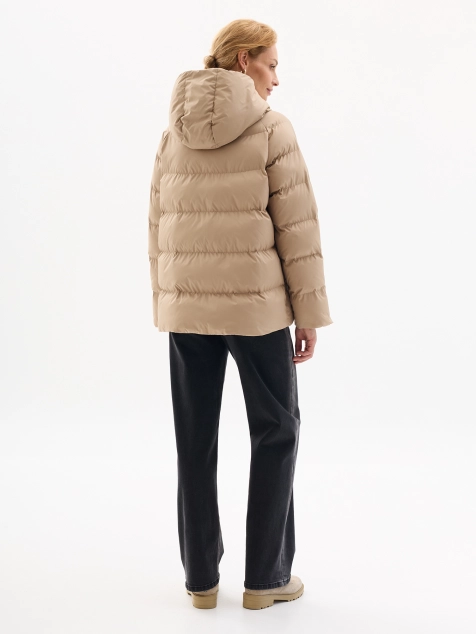 Объемная куртка с капюшоном