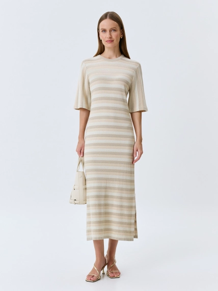 Вязаное платье в полоску