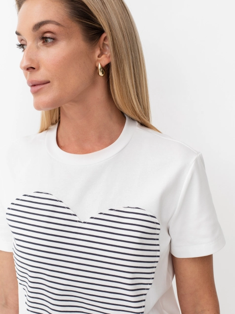 Футболка с контрастной аппликацией ''Сердце''