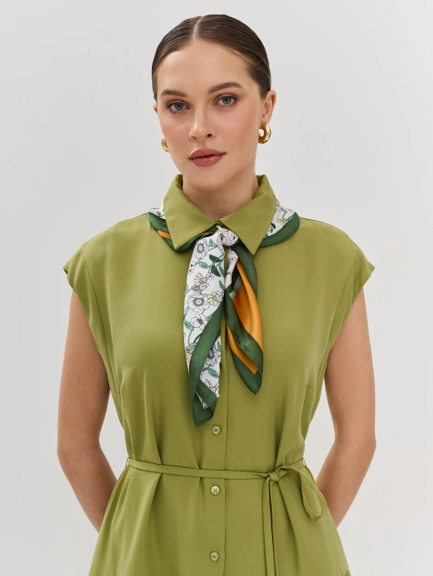 Шейный платок с ярким цветочным принтом