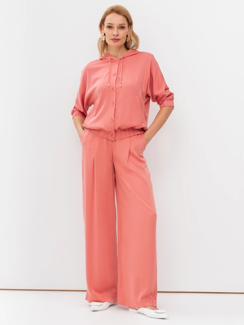 Широкие брюки палаццо с мягкими складками