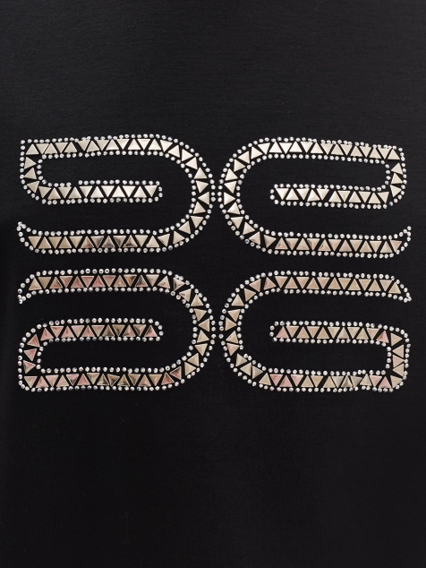 Футболка с ярким лого