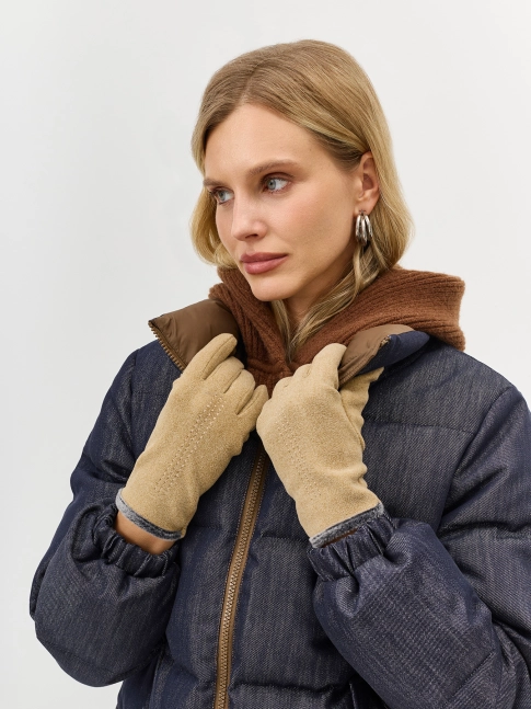 Трикотажные перчатки с вышивкой