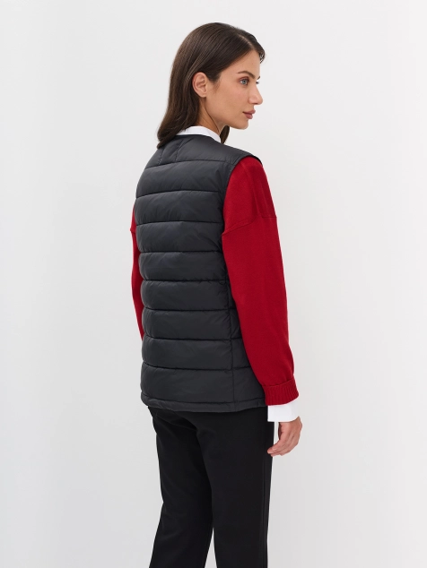 Классический жилет с горизонтальной стежкой