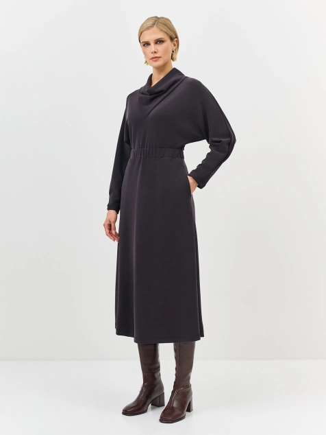 Платье с драпировкой из модала