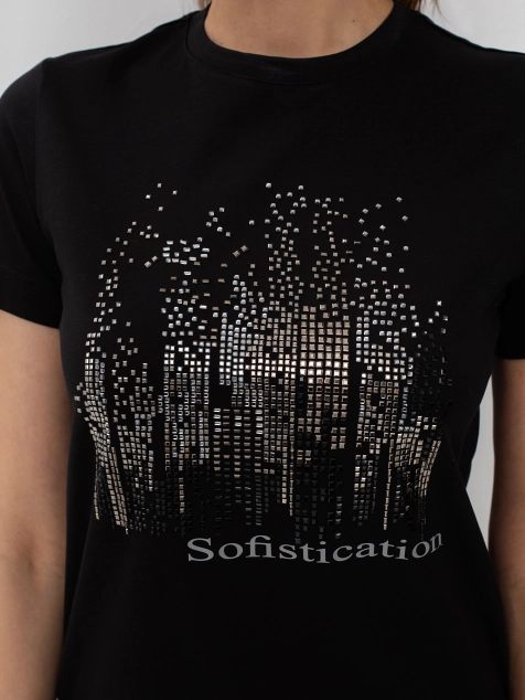 Футболка с аппликацией