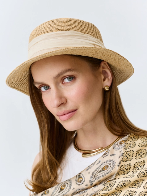 Шляпа-канотье с декоративной лентой