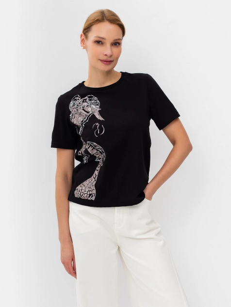 Футболка с акцентным принтом из бусин