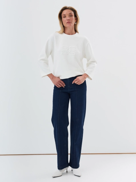 Джинсы прямого силуэта с отстроченными стрелками