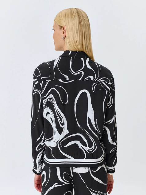 Блузка с графичным принтом