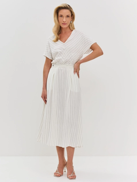 Льняное платье в тонкую полоску