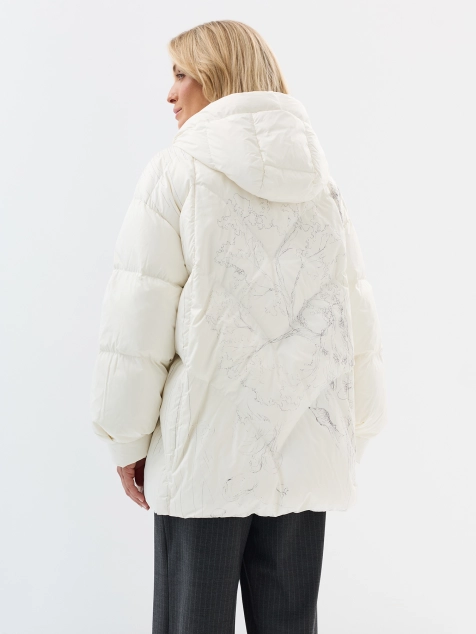 Куртка на натуральном утеплителе с изысканным принтом