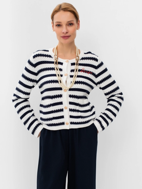 Вязаный кардиган в морском стиле