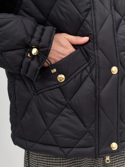 Стеганая куртка с акцентной фурнитурой