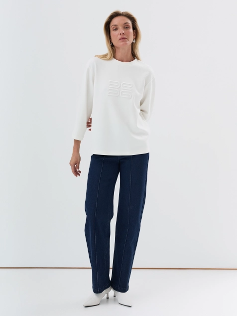 Свитшот из района с фактурной вышивкой