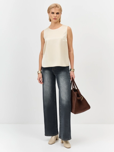 Джинсы с узором вдоль боковых швов