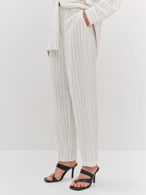 Тонкие брюки в полоску