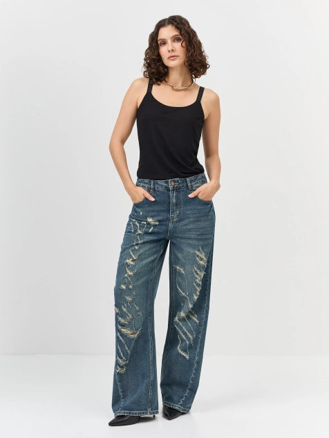 Топ с брендированными бретелями