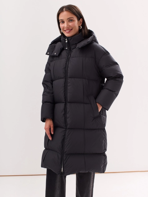 Удлиненный пуховик с акцентными складками