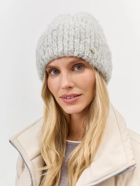 Шапка бини в рубчик с ангорой