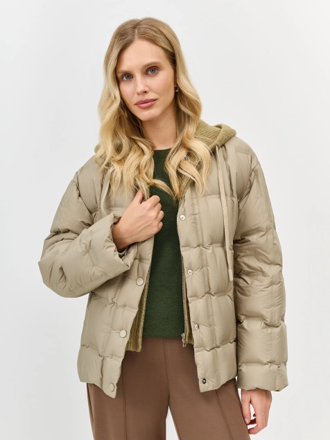 Пуховая куртка с трикотажной манишкой