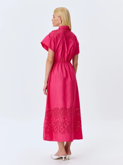 Яркое платье с вышивкой ришелье