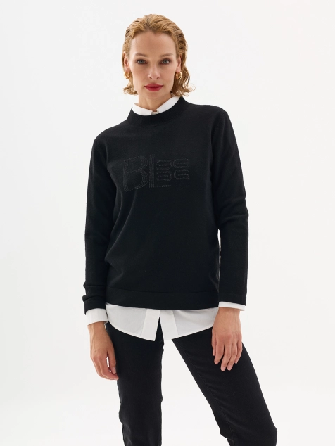 Джемпер с мерцающими стразами в цвет