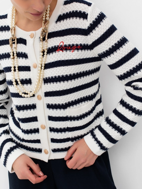 Вязаный кардиган в морском стиле