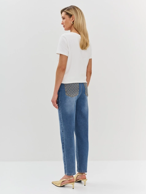 Укороченные джинсы с  вышивкой