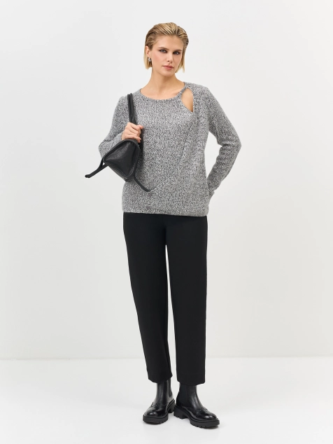 Джемпер с асимметричной деталью