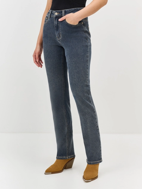 Прямые джинсы с крученой вышивкой