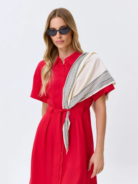 Тонкая косынка с монохромным принтом