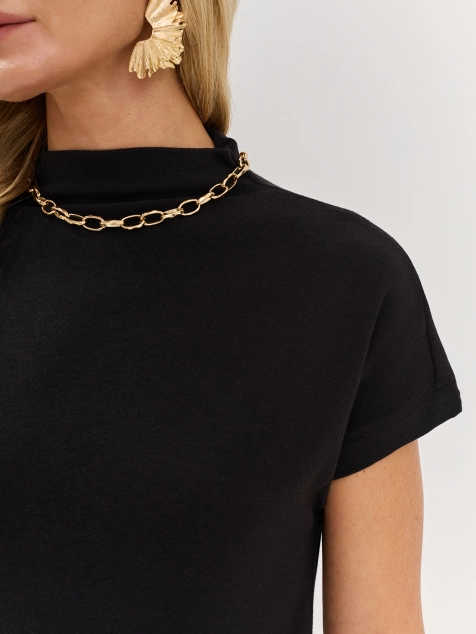 Базовый топ с воротником стойкой