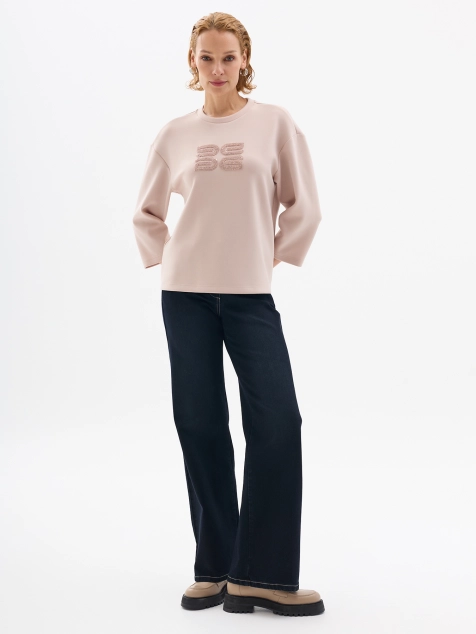 Джинсы с деликатной варкой и контрастными швами