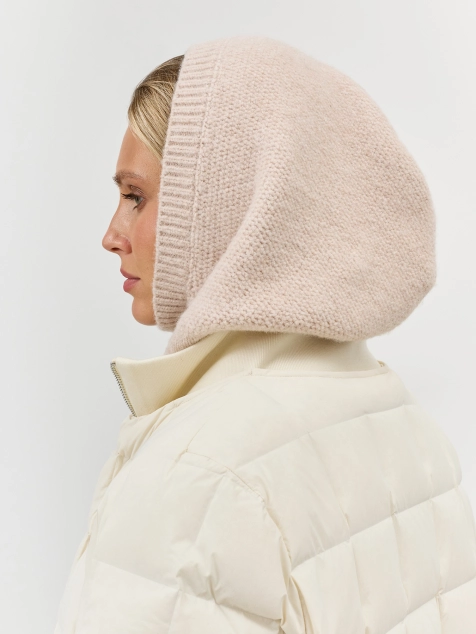 Мягкий капор с шерстью