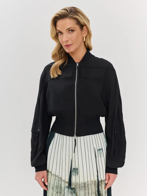 Укороченный бомбер из тенселя